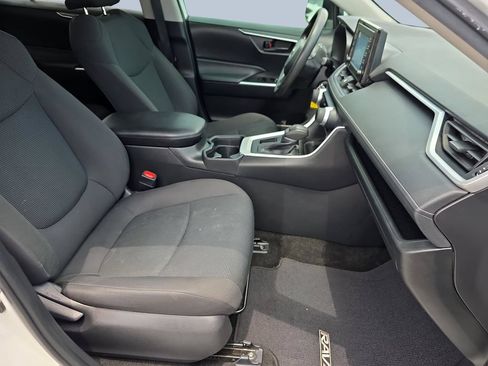 Used 2021 Toyota RAV4 LE FWD image 24