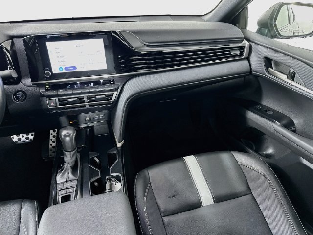 Used 2025 Toyota Camry SE FWD image 24