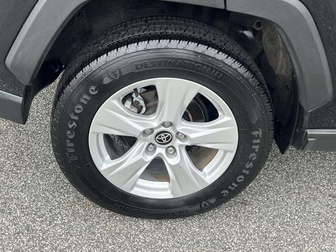 Used 2021 Toyota RAV4 XLE image 17