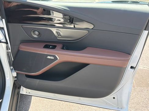 New 2026 Lincoln Nautilus Reserve w/ Jet Appearance Package AWD/4WD image 15