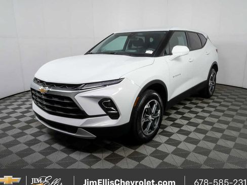 Certified 2025 Chevrolet Blazer LT image 1