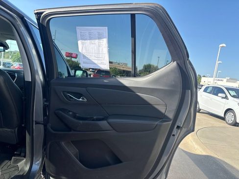 Used 2018 Chevrolet Traverse LT AWD/4WD image 31