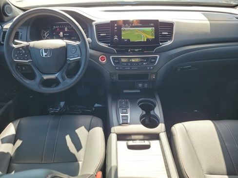 Used 2022 Honda Passport TrailSport image 2