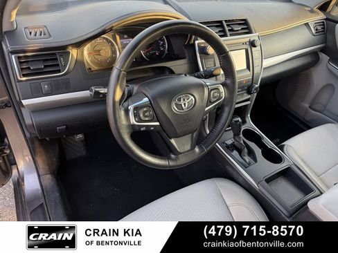 Used 2016 Toyota Camry SE image 9