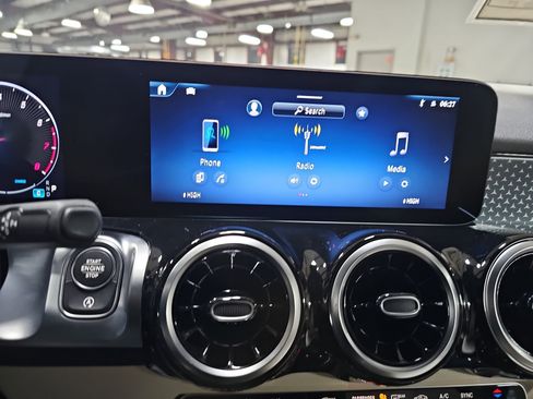 New 2026 Mercedes-Benz GLB 250 4MATIC image 23