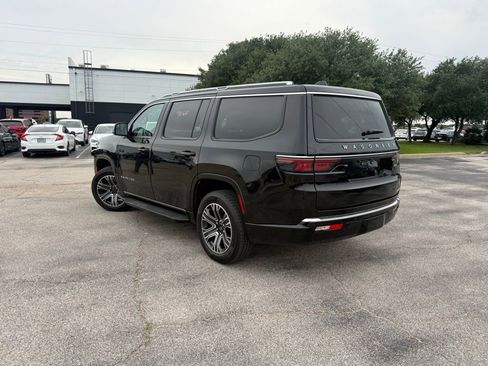 Used 2024 Jeep Wagoneer Series II w/ Flexible Seating Group RWD image 5