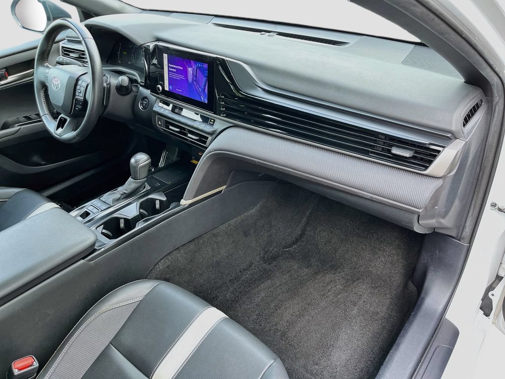 Used 2025 Toyota Camry SE FWD image 33
