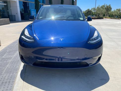Used 2023 Tesla Model Y Performance AWD/4WD image 2