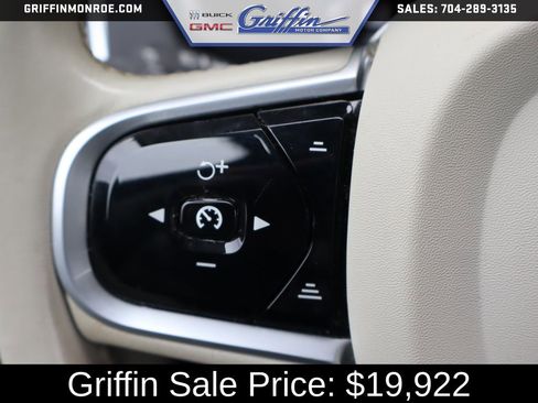 Used 2018 Volvo XC90 T6 Momentum w/ Convenience Package AWD/4WD image 23