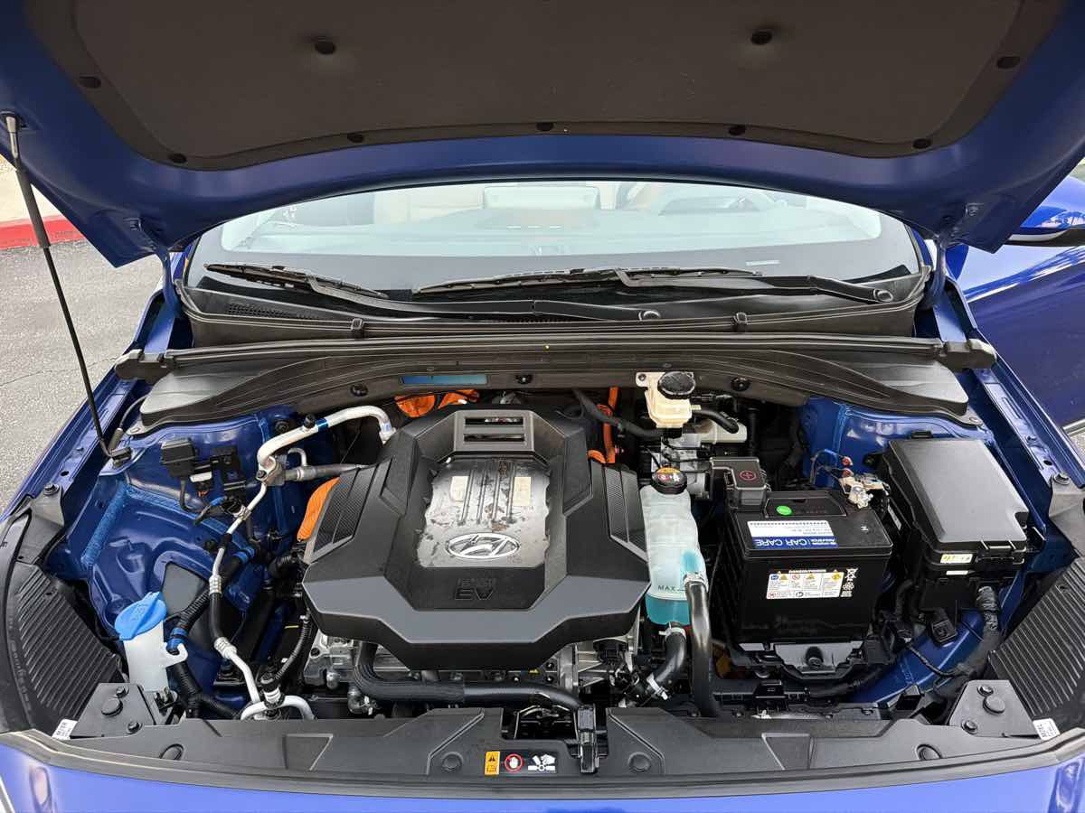Used 2021 Hyundai Ioniq SE FWD image 31