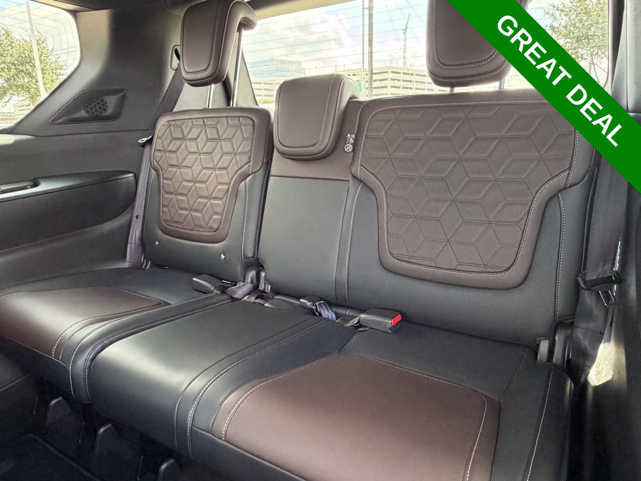 Used 2025 Nissan Armada Platinum w/ Convenience Package RWD image 45