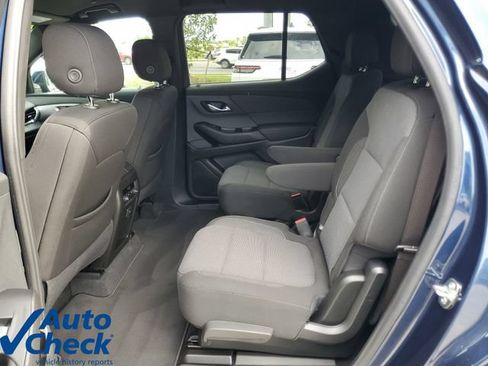 Used 2023 Chevrolet Traverse LT FWD image 12