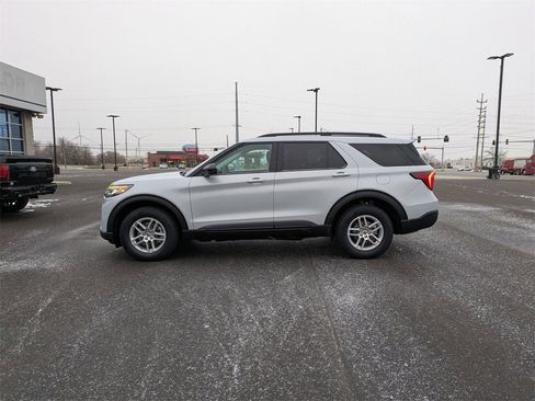 New 2026 Ford Explorer Active image 32