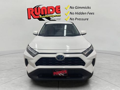 Used 2022 Toyota RAV4 XLE image 8