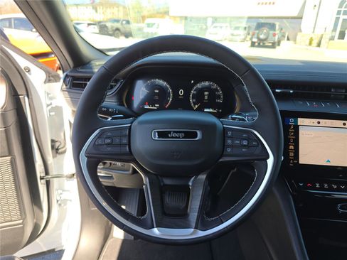 New 2026 Jeep Grand Cherokee Altitude AWD/4WD image 30
