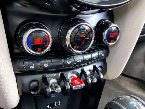 Used 2015 MINI Cooper S image 31