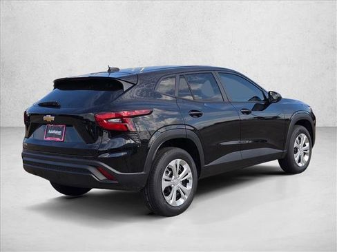 New 2026 Chevrolet Trax LS image 2