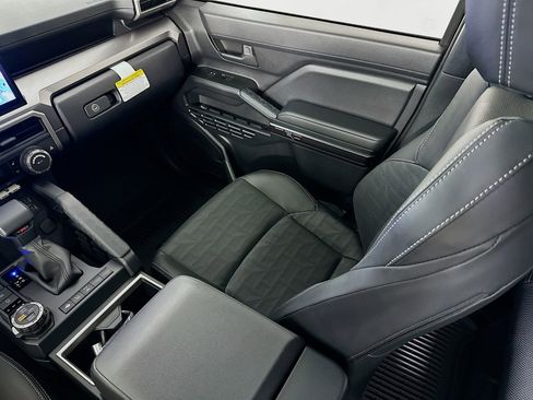 New 2025 Toyota 4Runner TRD Off-Road Premium w/ Tow Technology Package AWD/4WD image 25