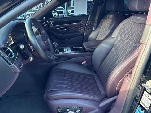 Used 2023 Bentley Flying Spur V8 image 9