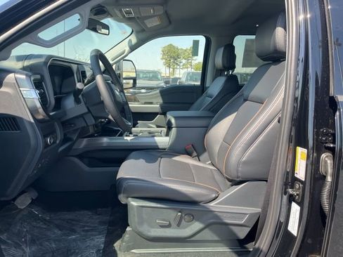 New 2026 Ford F250 Lariat w/ Black Appearance Package AWD/4WD image 9