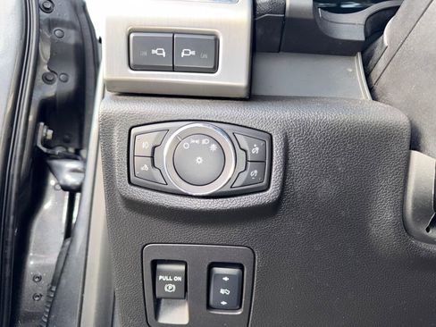 Used 2018 Ford F150 Platinum w/ Equipment Group 701A Luxury image 35