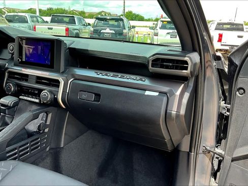 Used 2025 Toyota Tacoma SR5 image 18