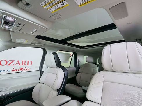 New 2026 Lincoln Navigator Reserve AWD/4WD image 24