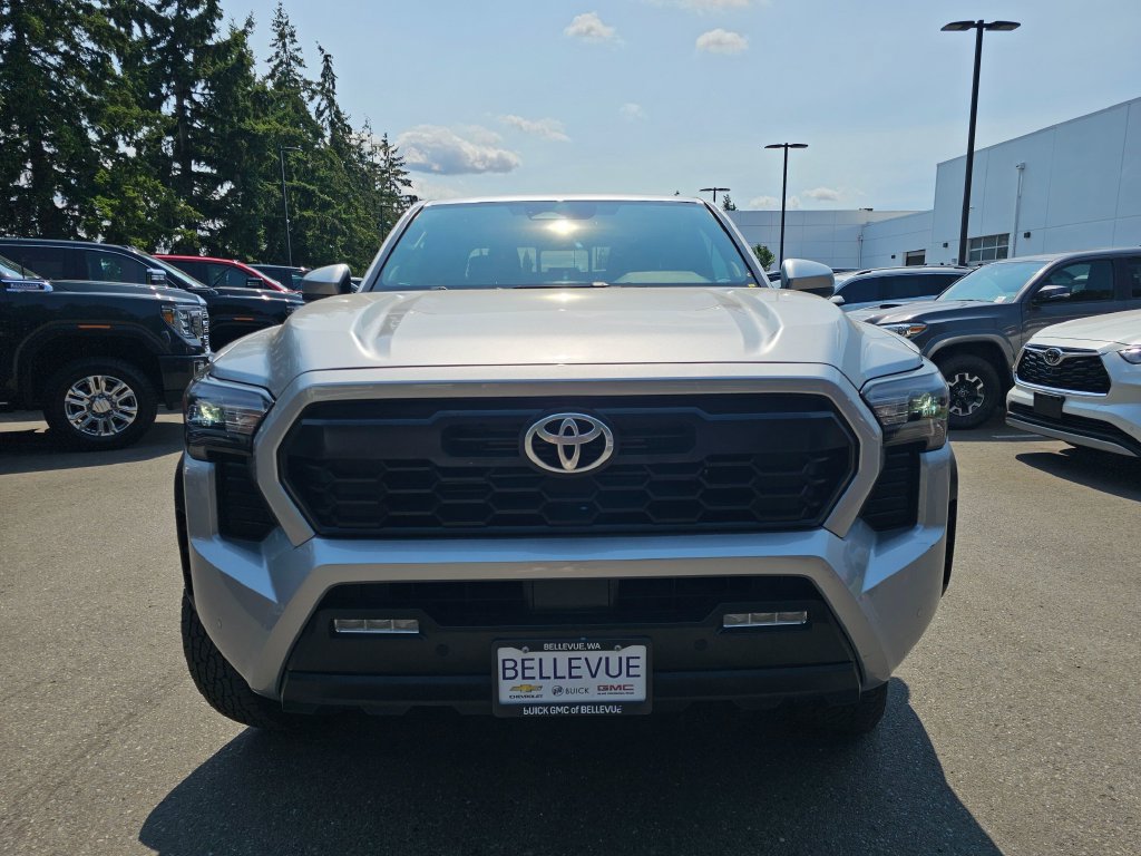 Used 2024 Toyota Tacoma TRD Off-Road w/ TRD Off Road Upgrade Package AWD/4WD image 2