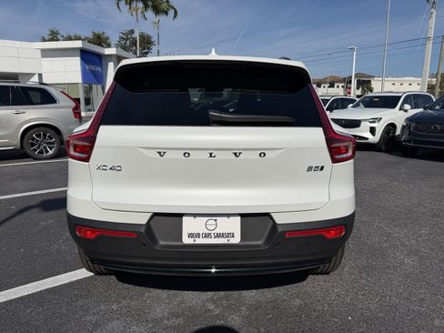 New 2026 Volvo XC40 B5 Plus w/ Climate Package image 4