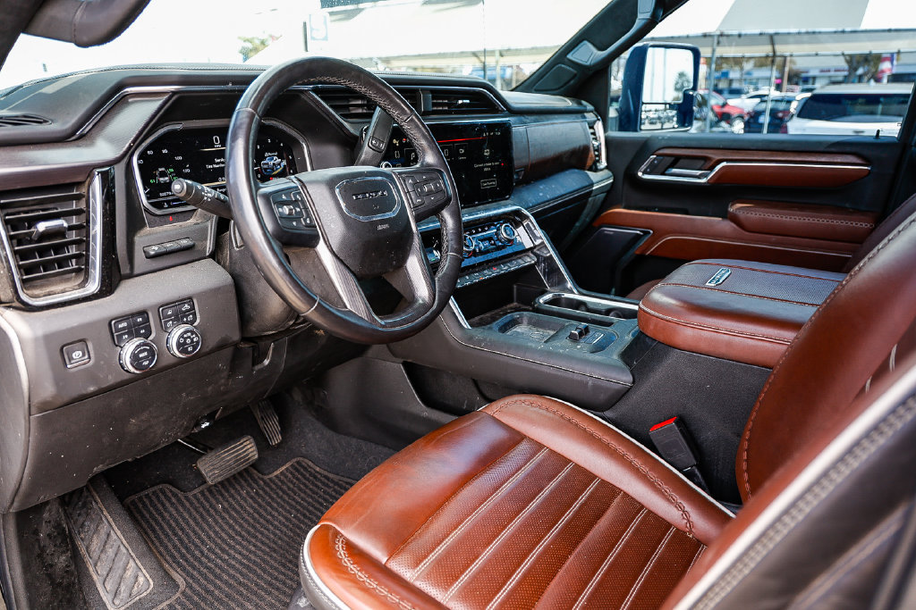 Used 2024 GMC Sierra 2500 Denali Ultimate AWD/4WD image 10
