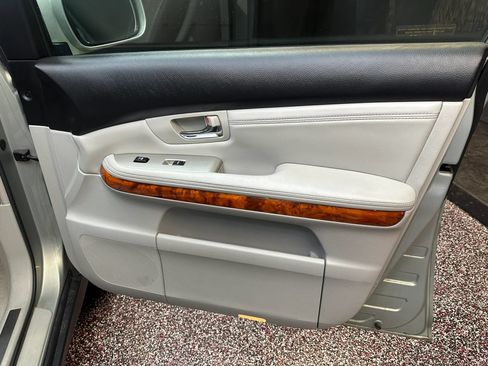 Used 2005 Lexus RX 330 AWD image 32