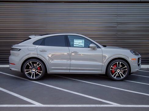 New 2026 Porsche Cayenne S AWD/4WD image 8