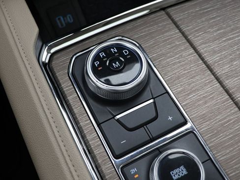 Used 2022 Ford Expedition Limited image 28