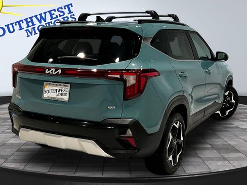Used 2024 Kia Seltos EX AWD/4WD image 7
