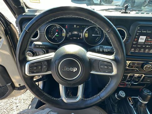 Used 2022 Jeep Wrangler Unlimited Rubicon 4xe w/ Cold Weather Group AWD/4WD image 23