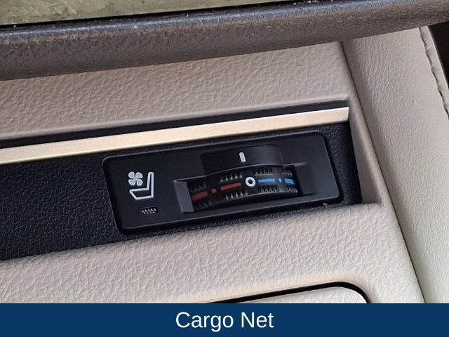 Used 2016 Lexus ES 350 w/ Premium Package w/Wood Trim FWD image 16