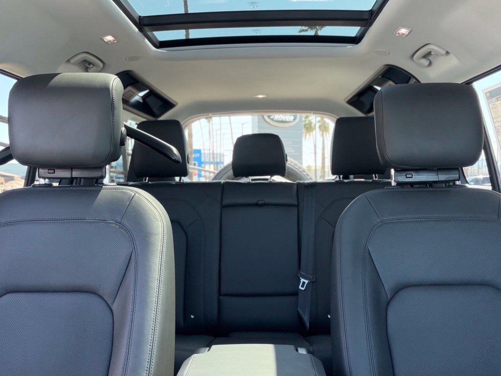 New 2026 Land Rover Defender 110 S AWD/4WD image 8