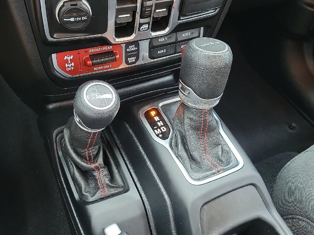 Used 2021 Jeep Gladiator Rubicon w/ LED Lighting Group AWD/4WD image 16