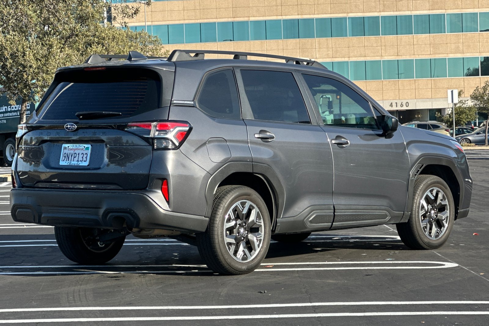 Used 2025 Subaru Forester AWD/4WD image 4