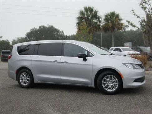 New 2026 Chrysler Voyager LX image 2