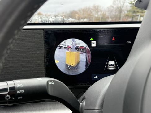 Used 2024 Hyundai Kona Limited image 18