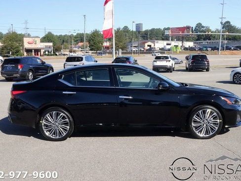 New 2025 Nissan Altima 2.5 SL image 4