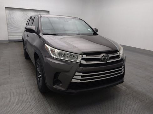 Used 2018 Toyota Highlander LE image 14