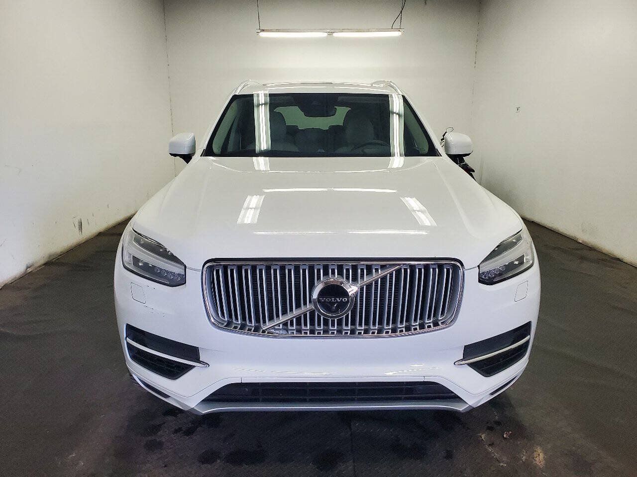 Used 2017 Volvo XC90 T8 Inscription w/ Vision Package AWD/4WD image 2