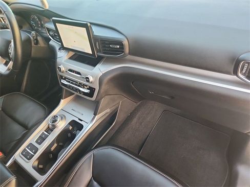 Used 2021 Ford Explorer XLT w/ Equipment Group 202A image 28