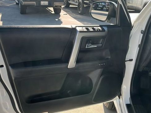 Used 2021 Toyota 4Runner Limited AWD/4WD image 5