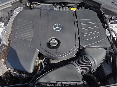 Certified 2024 Mercedes-Benz GLC 300 image 33