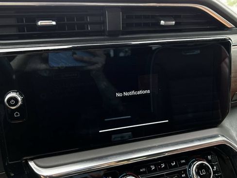 Used 2024 GMC Sierra 2500 Denali Ultimate AWD/4WD image 19