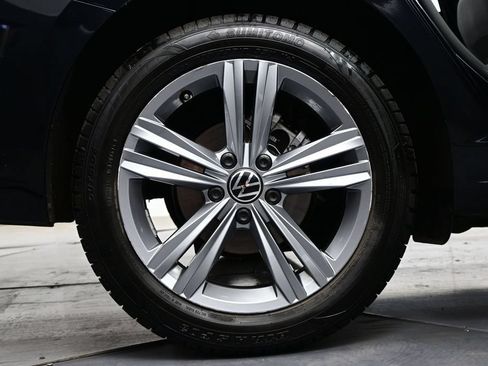 Used 2024 Volkswagen Jetta SE FWD image 36