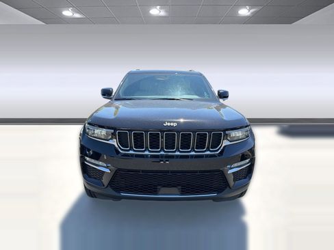 Used 2025 Jeep Grand Cherokee Limited AWD/4WD image 6